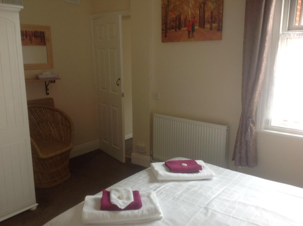 Cleasewood Guest House Great Yarmouth Exteriör bild