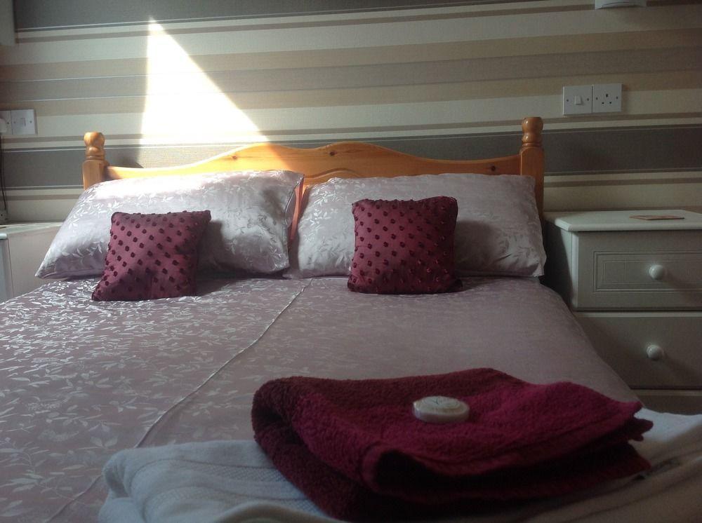 Cleasewood Guest House Great Yarmouth Exteriör bild