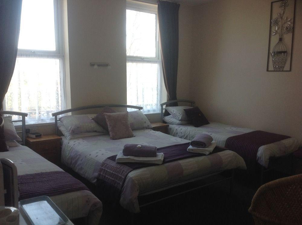 Cleasewood Guest House Great Yarmouth Exteriör bild